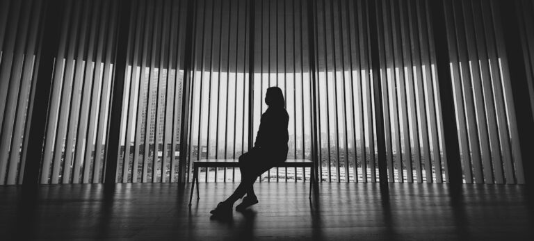 Jak bronić się przed molestowaniem psychicznym i gdzie szukać pomocy